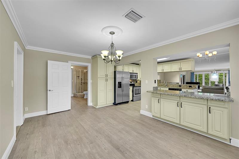 Image 11 of 38 For 351 42nd Ct  