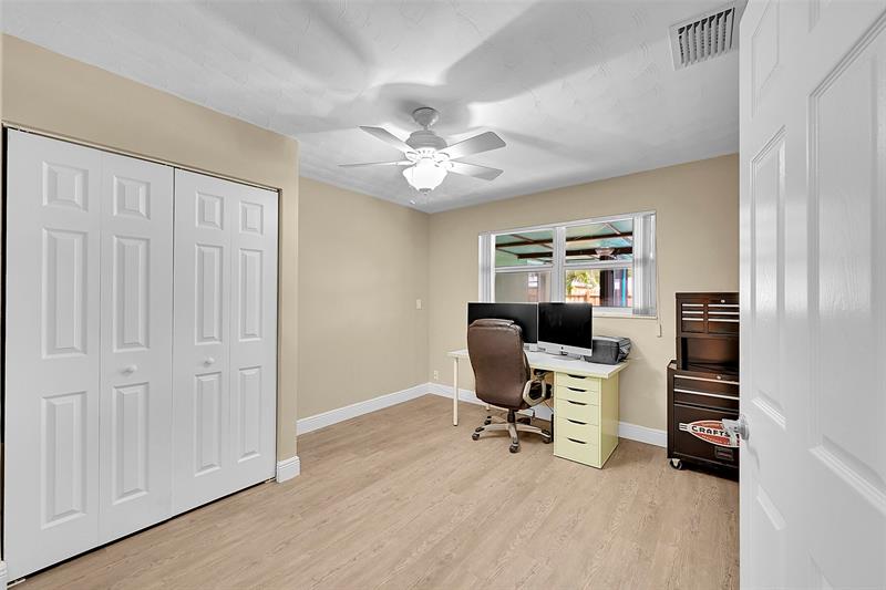 Image 13 of 38 For 351 42nd Ct  