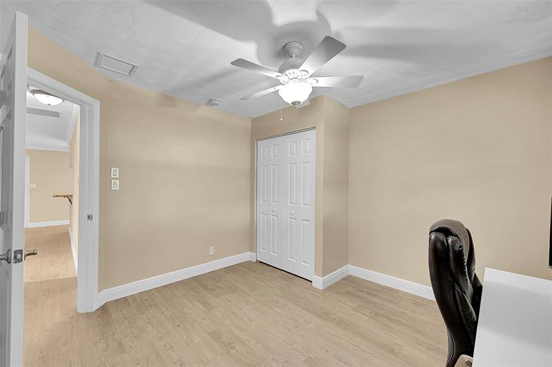 Image 15 of 38 For 351 42nd Ct  