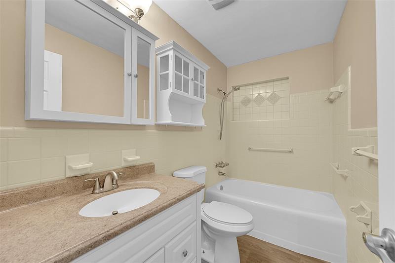 Image 16 of 38 For 351 42nd Ct  