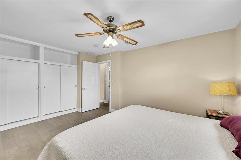 Image 19 of 38 For 351 42nd Ct  