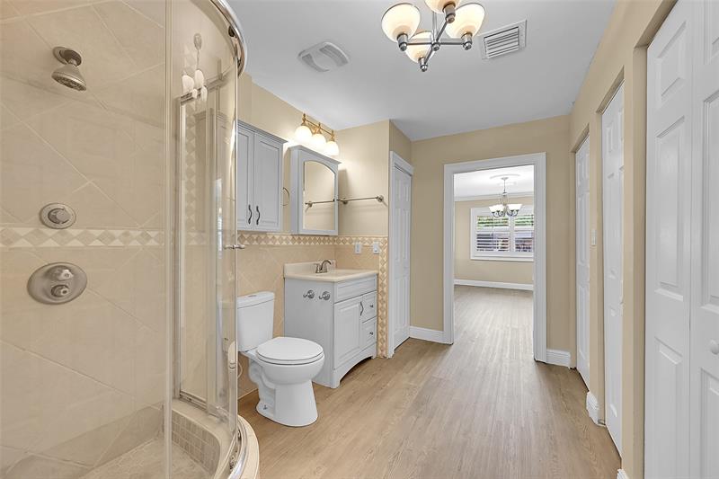 Image 21 of 38 For 351 42nd Ct  