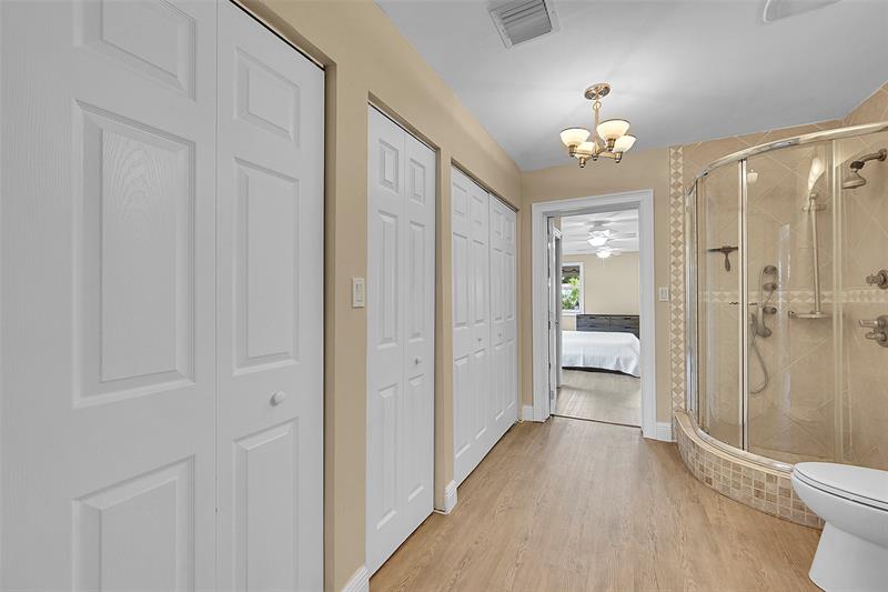 Image 22 of 38 For 351 42nd Ct  