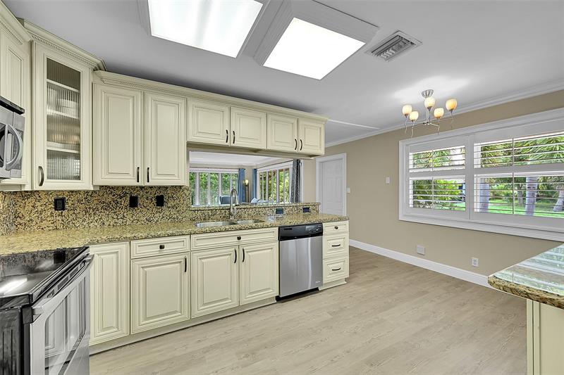 Image 4 of 38 For 351 42nd Ct  