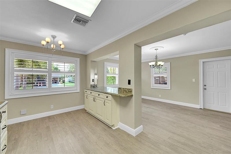 Image 9 of 38 For 351 42nd Ct  