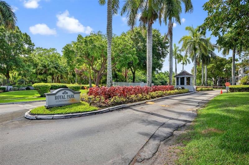 Image 10 of 10 For 115 Royal Park Dr  1g