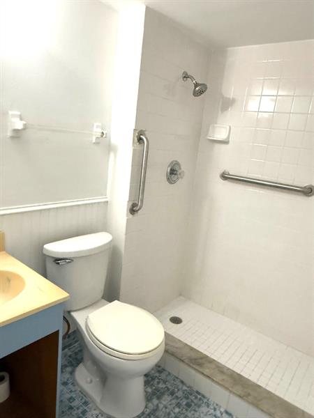 Image 8 of 10 For 115 Royal Park Dr  1g