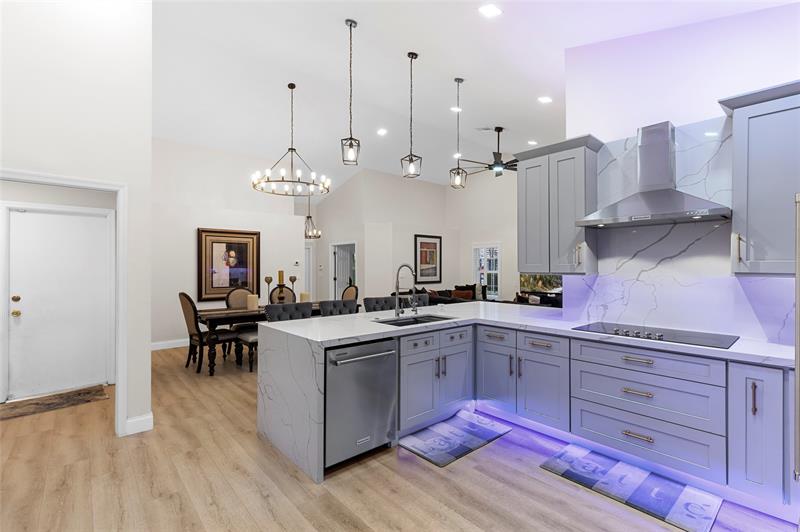 Image 8 of 39 For 2075 127th Ter