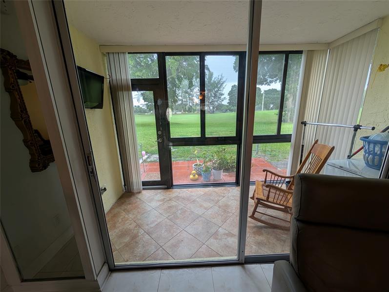 Image 8 of 9 For 9300 Hollybrook Lake Dr  106