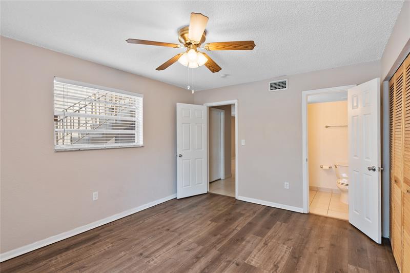 Image 11 of 22 For 11101 Royal Palm Blvd  102