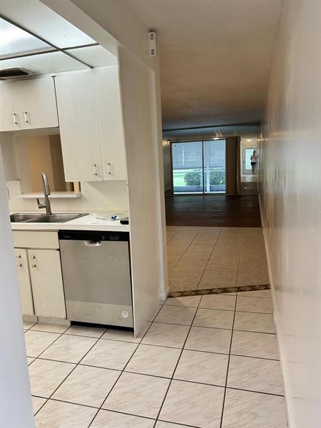 Image 18 of 37 For 2402 Antigua Cir  E1