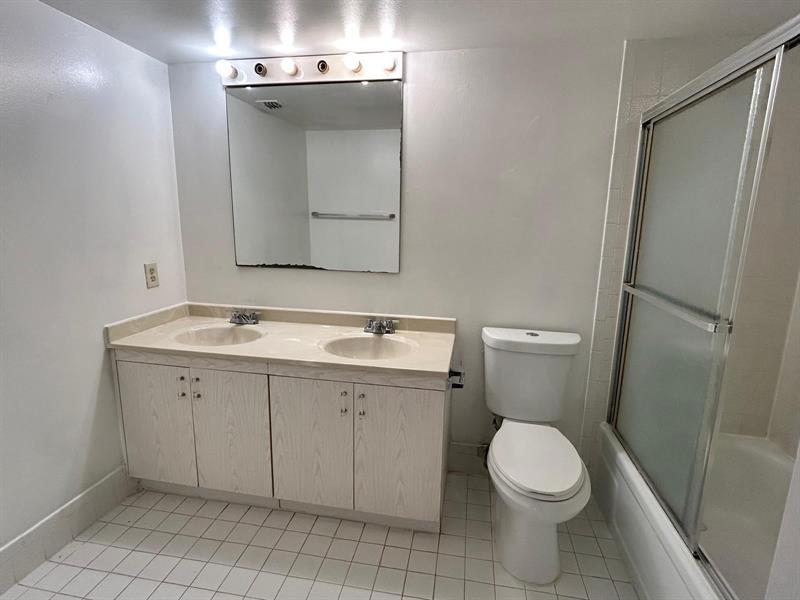 Image 31 of 37 For 2402 Antigua Cir  E1