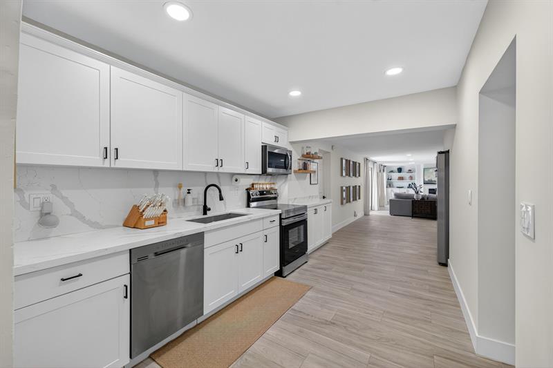 Image 3 of 35 For 110 48th St  