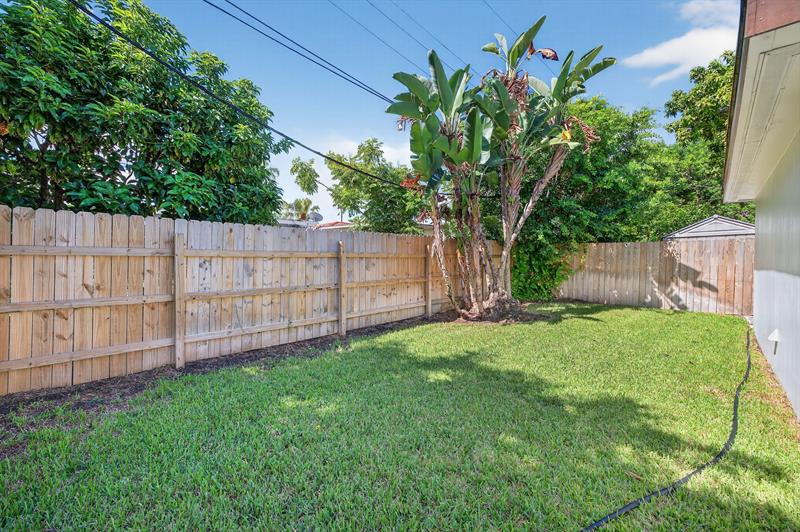 Image 33 of 35 For 110 48th St  