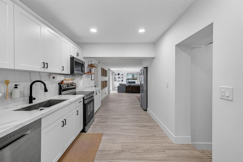 Image 4 of 35 For 110 48th St  