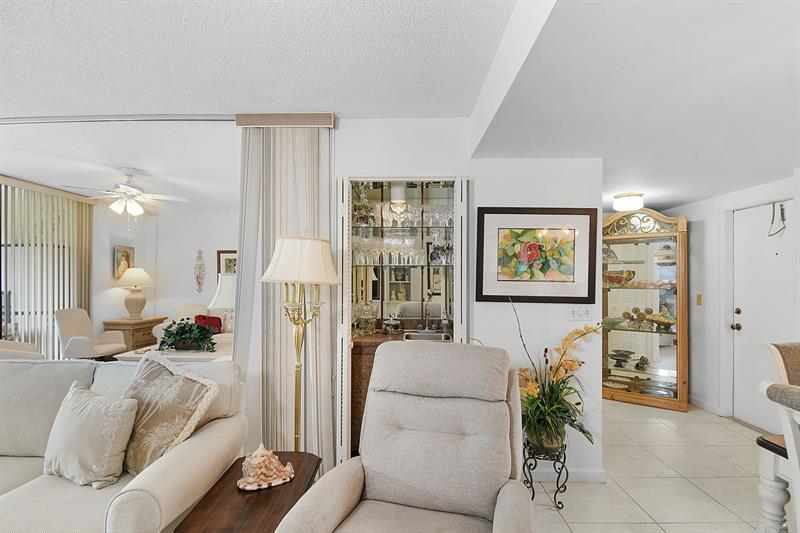 Image 18 of 32 For 3412 Causeway Blvd  103