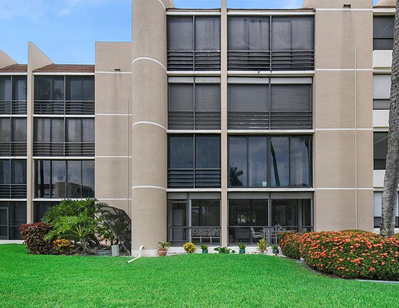 Image 23 of 32 For 3412 Causeway Blvd  103