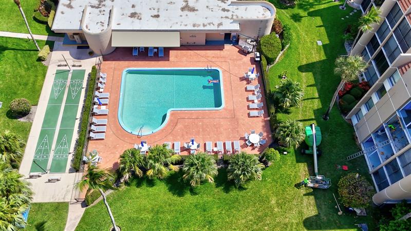 Image 26 of 32 For 3412 Causeway Blvd  103