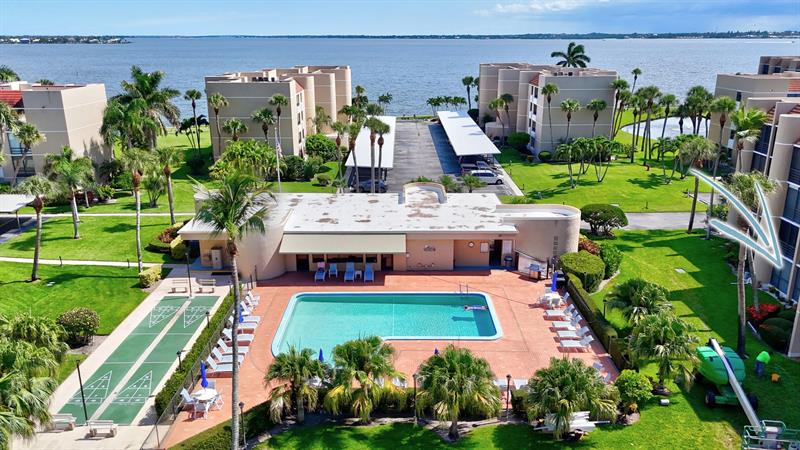 Image 28 of 32 For 3412 Causeway Blvd  103