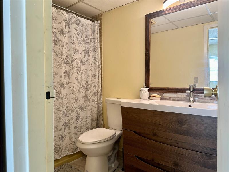Image 10 of 17 For 1015 Country Club Dr  307