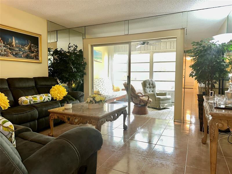 Image 13 of 17 For 1015 Country Club Dr  307