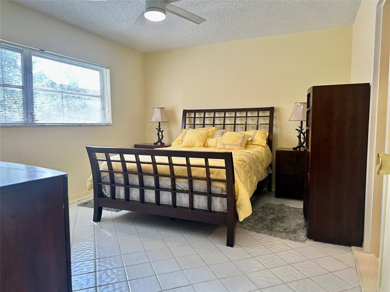 Image 9 of 17 For 1015 Country Club Dr  307