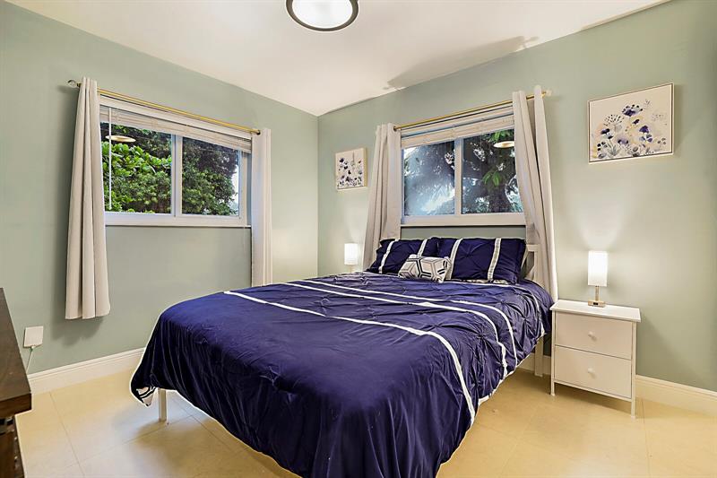 Image 9 of 23 For 1701 32nd Ct