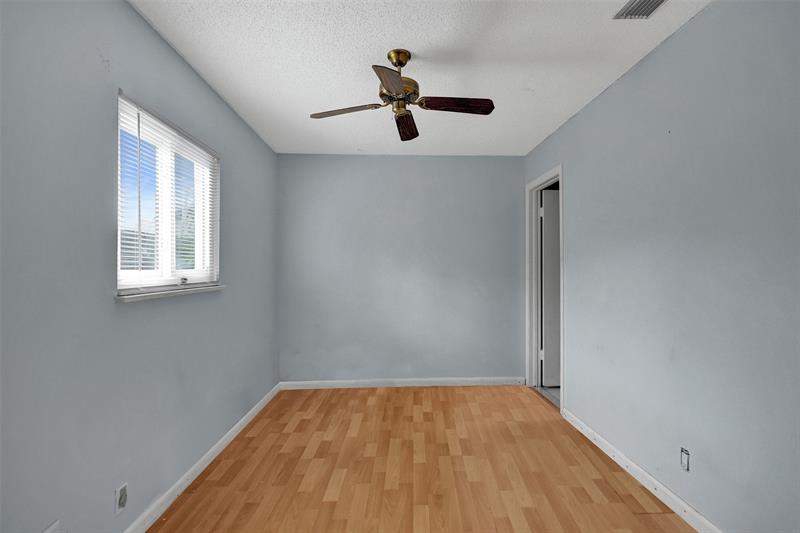 Image 14 of 28 For 521 83rd Ave
