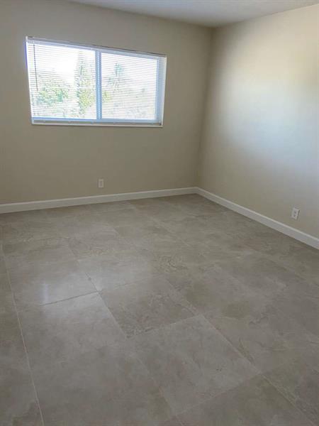 Image 7 of 12 For 6540 18th Ave  305