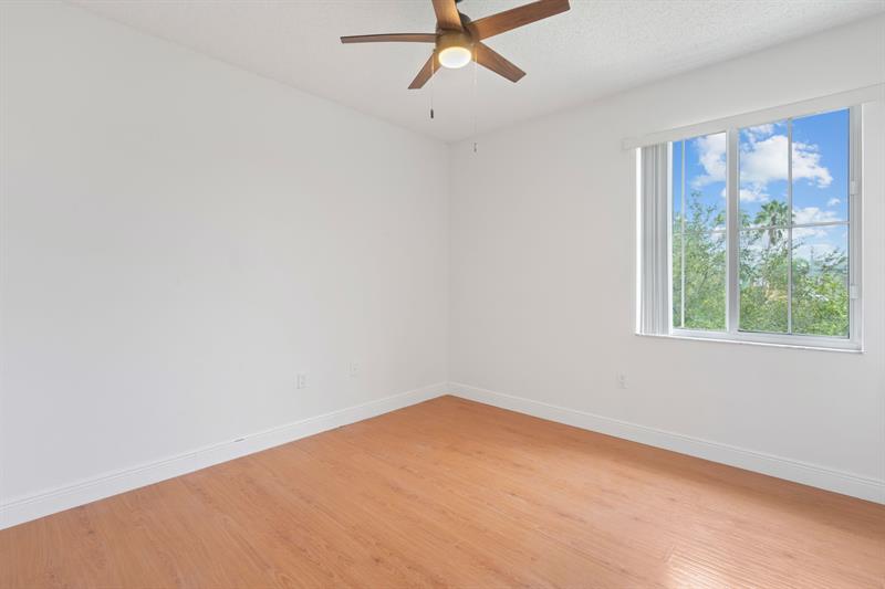 Image 16 of 20 For 11661 Atlantic Blvd  34