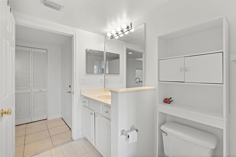Image 17 of 20 For 11661 Atlantic Blvd  34