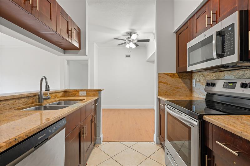 Image 5 of 20 For 11661 Atlantic Blvd  34