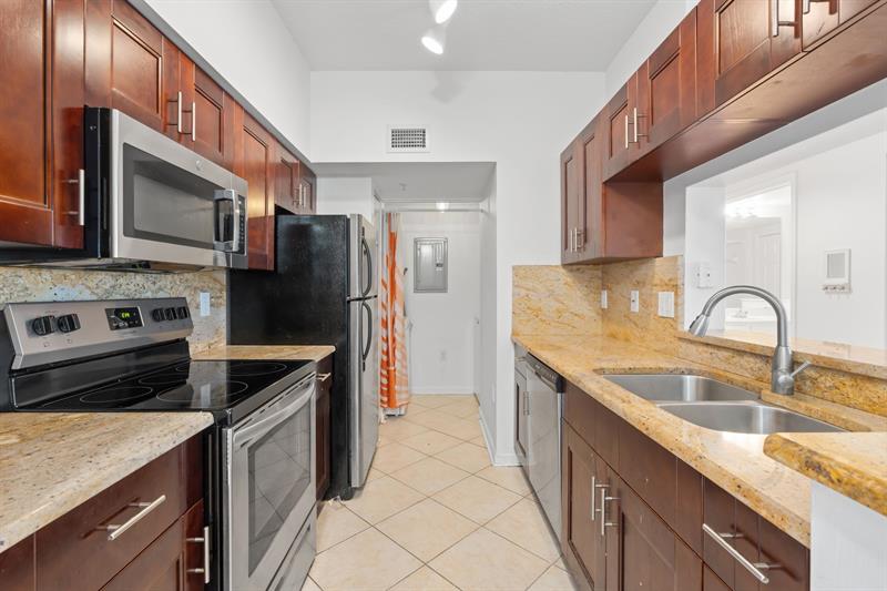 Image 6 of 20 For 11661 Atlantic Blvd  34