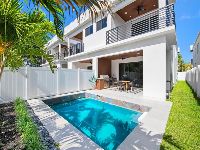 Details for 915b 17th Ter, Fort Lauderdale, FL 33304