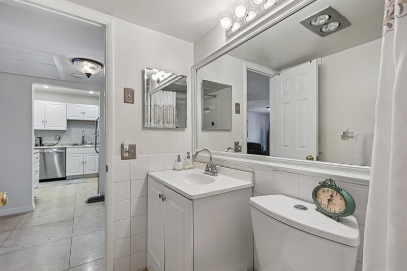 Image 15 of 42 For 251 Cypress Rd  120
