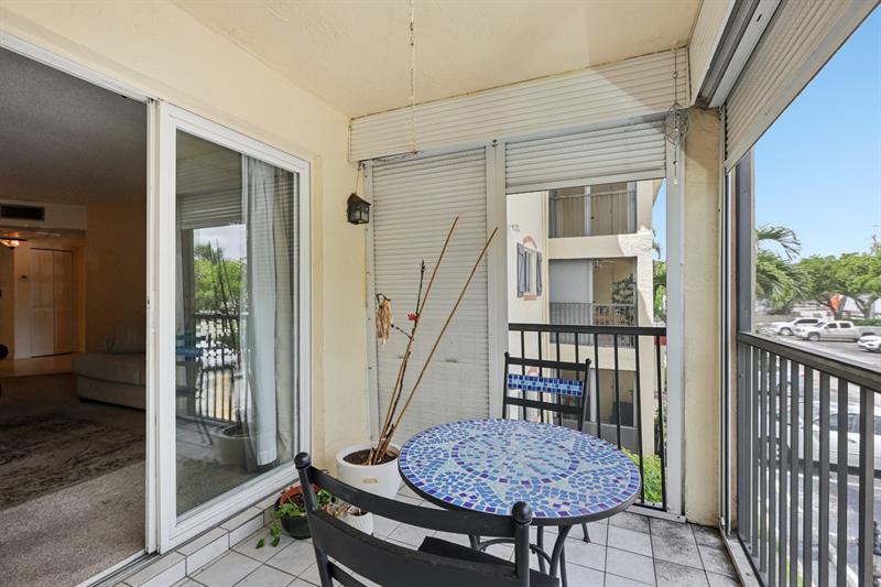 Image 21 of 42 For 251 Cypress Rd  120