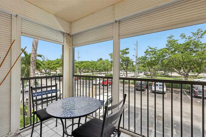 Image 23 of 42 For 251 Cypress Rd  120