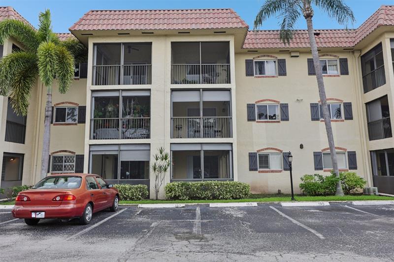 Image 3 of 42 For 251 Cypress Rd  120