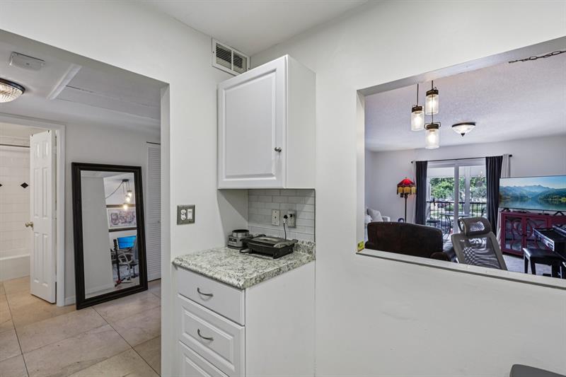 Image 6 of 42 For 251 Cypress Rd  120