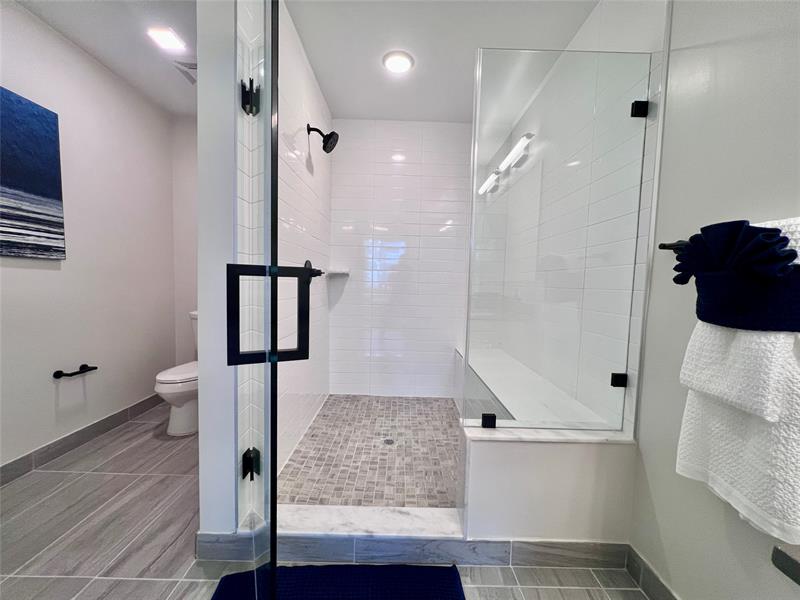 Image 14 of 42 For 120 Compass Way  230