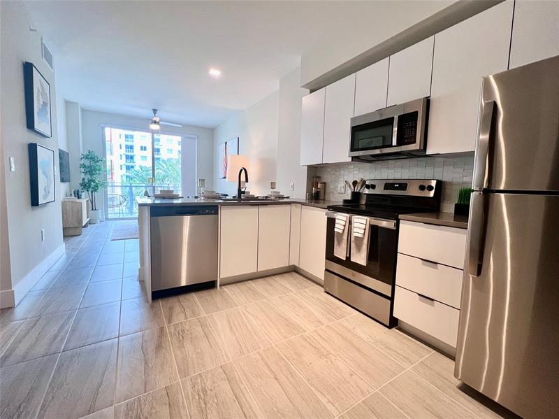 Image 6 of 42 For 120 Compass Way  230