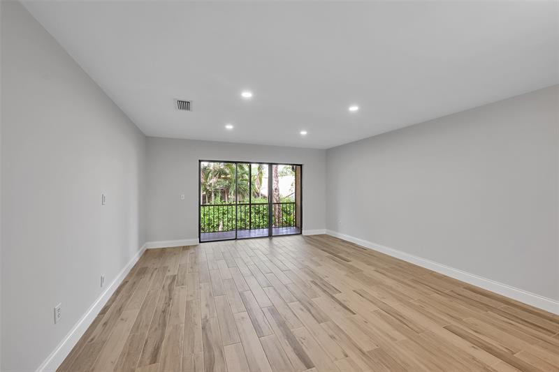Image 10 of 38 For 21699 Cypress Rd  17d