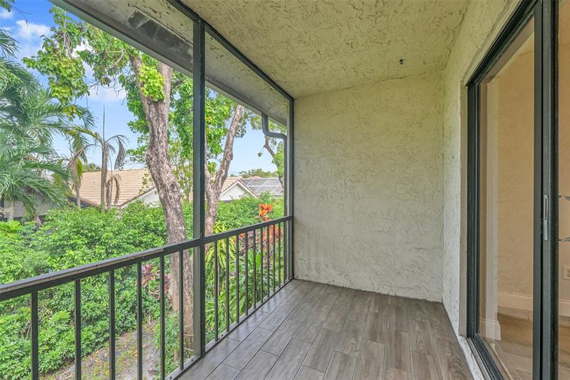 Image 16 of 38 For 21699 Cypress Rd  17d