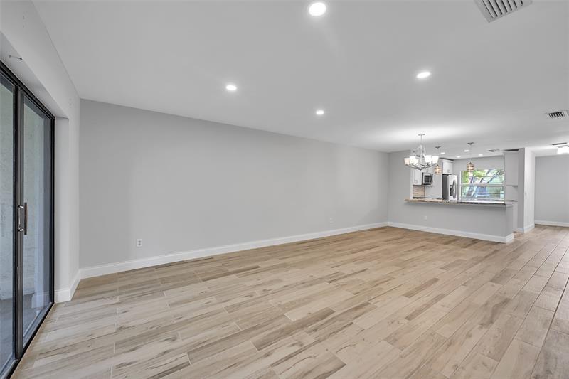 Image 20 of 38 For 21699 Cypress Rd  17d