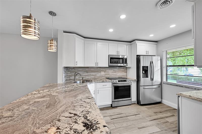 Image 4 of 38 For 21699 Cypress Rd  17d