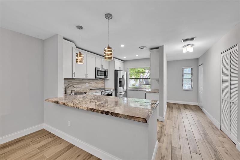 Image 5 of 38 For 21699 Cypress Rd  17d