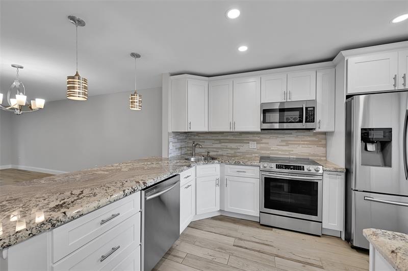 Image 7 of 38 For 21699 Cypress Rd  17d