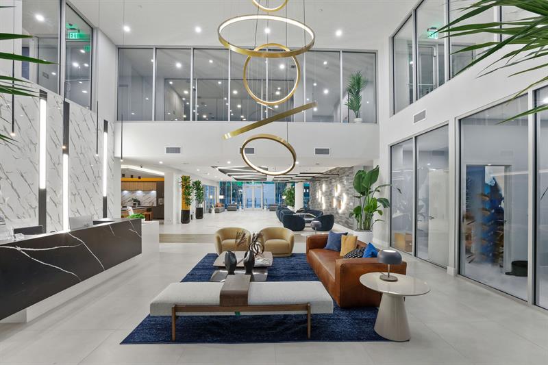 Image 21 of 45 For 120 Compass Way  435