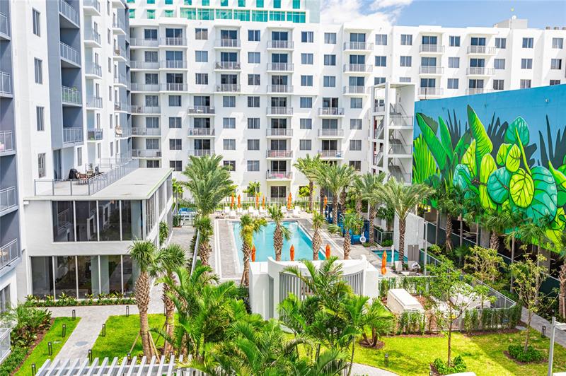 Image 31 of 45 For 120 Compass Way  435