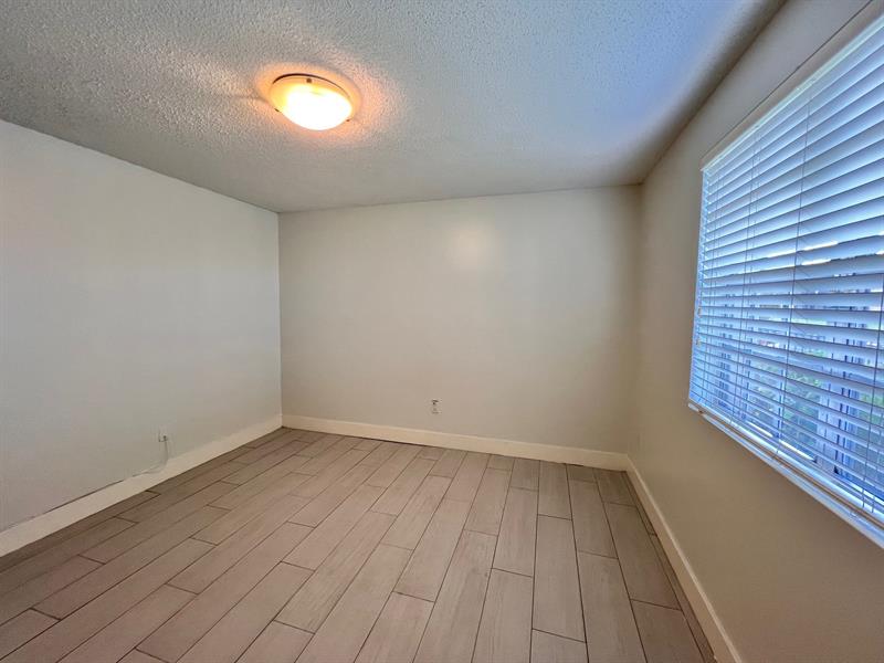 Image 5 of 13 For 1281 46th Ave  2515